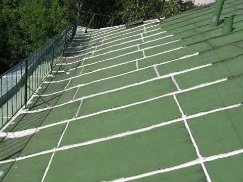 Применение герметика при перекрытии крыши